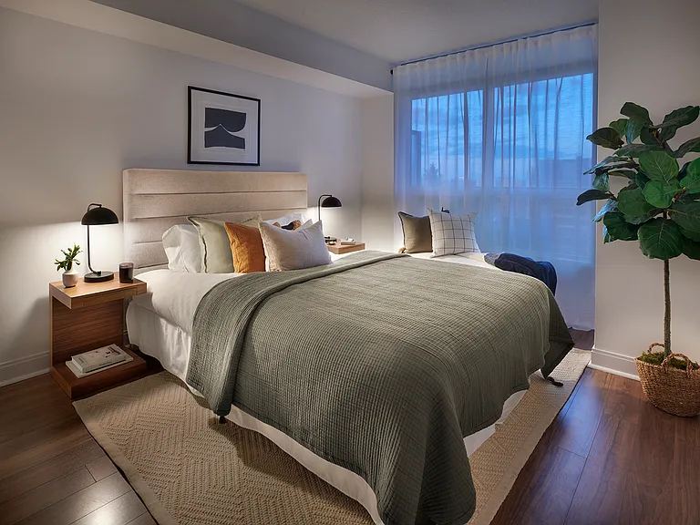 105 Harrison Garden Blvd #811 — Photo 9