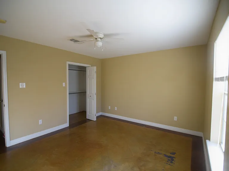 2506 Redwood St — Photo 14