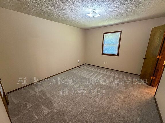 4th image of 3261 W Highland St