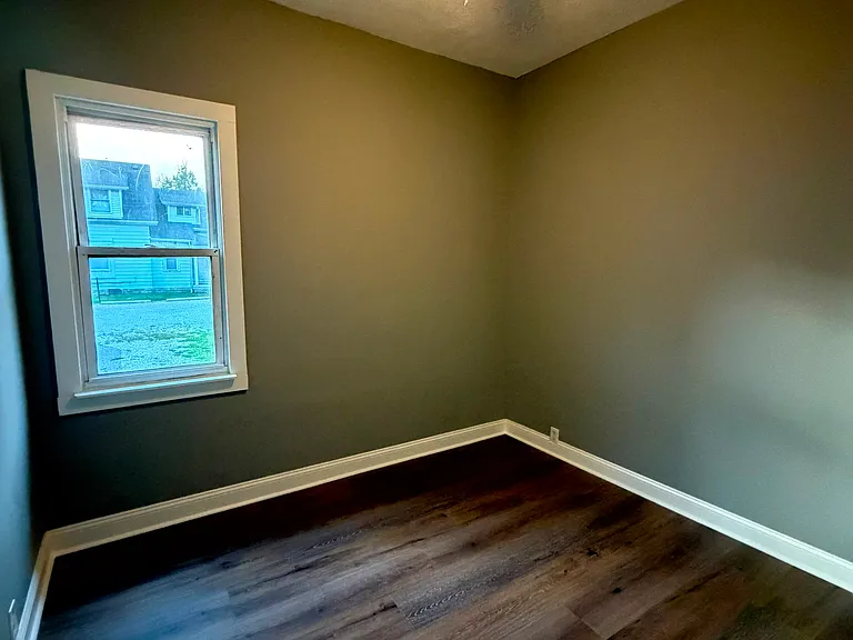 250 S Sherman Dr — Photo 12