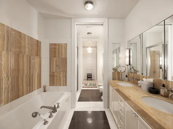 22 West 70th Street image 7 of 11