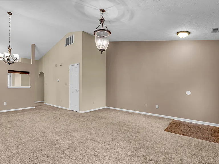 6748 Wimbledon Dr — Photo 26