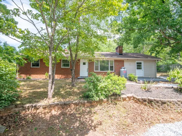 121 Oak Grove Dr, Rustburg, VA 24588