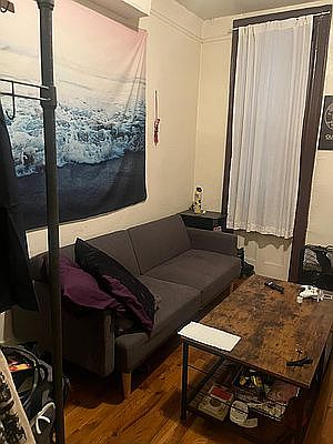 2nd image of 263 Marion St APT 1R