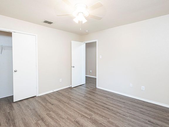 4th image of 13135 Cleburne Dr