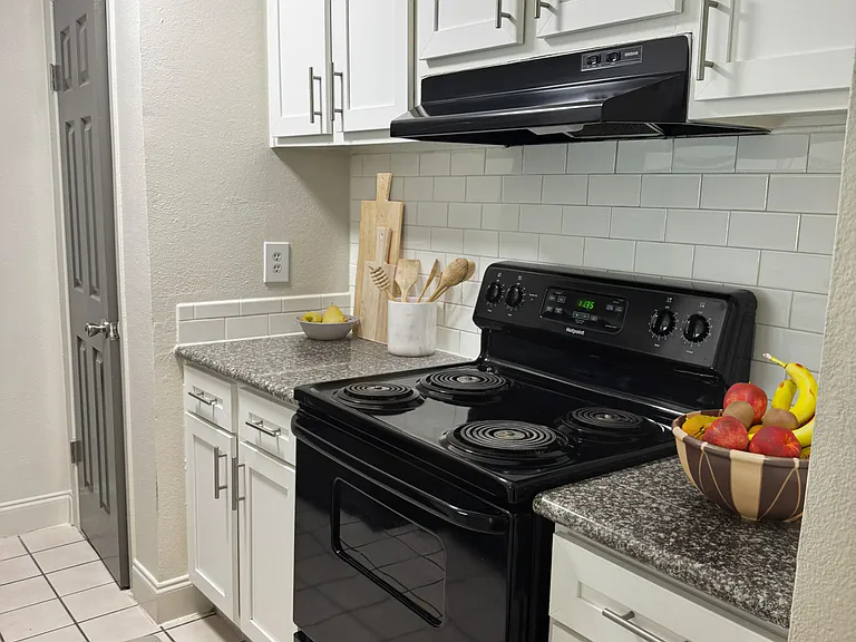 Park Colony Apartments — Photo 26