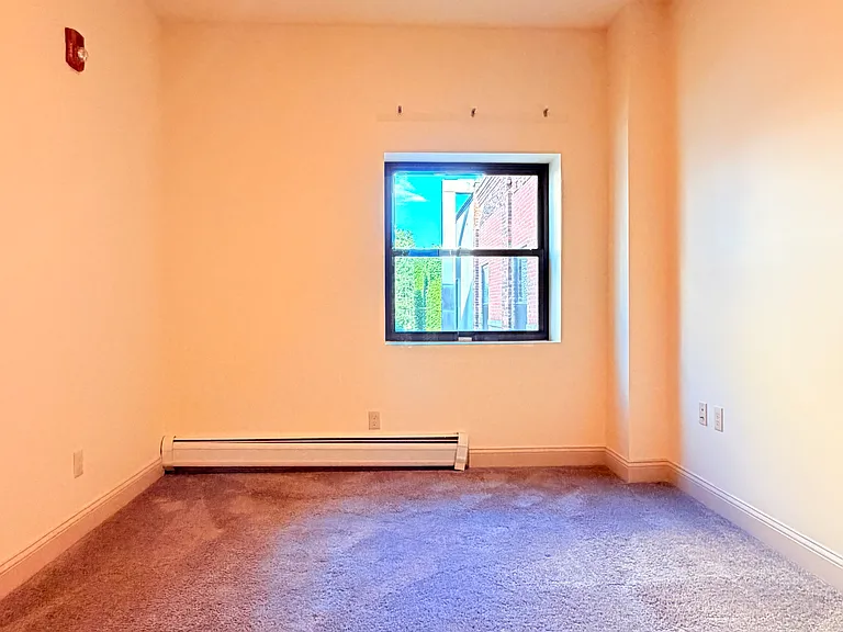 191 College St #208 — Photo 7