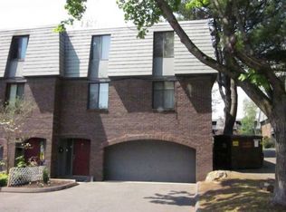 1 Trolley Crossing Ln, Middletown, CT 06457