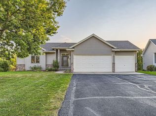 810 Kayla Ln, Hanover, MN 55341