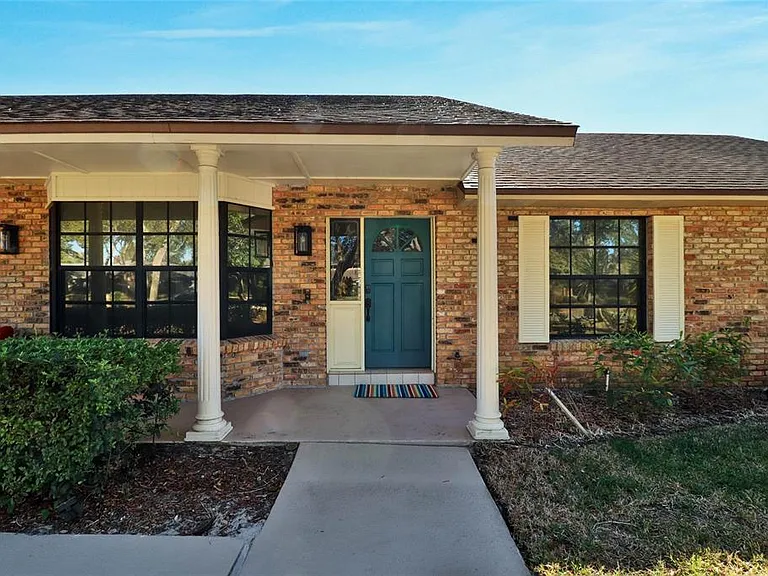 4318 Woodtree Ln — Photo 3