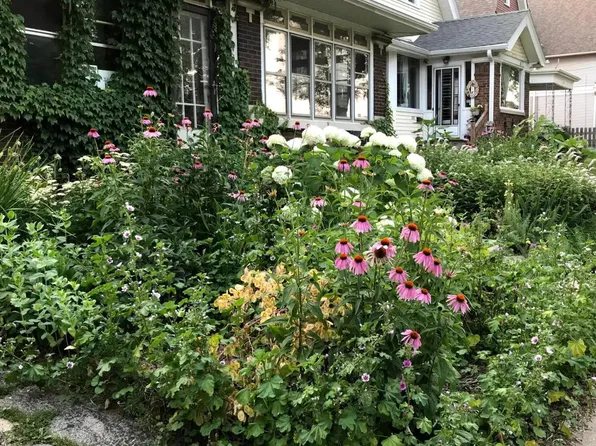 2127 South 10th STREET, Milwaukee, WI 53215