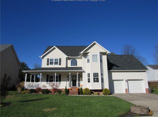 1568 Thistlewood Cir, Hurricane, WV 25526