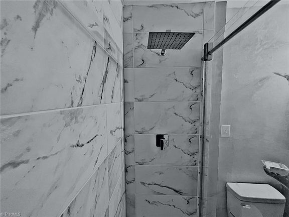 5th image of 507 Lama St
