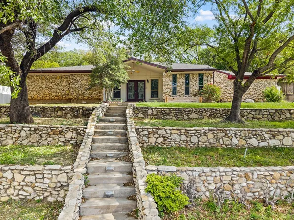 405 Chandler Lake Rd, Fort Worth, TX 76103