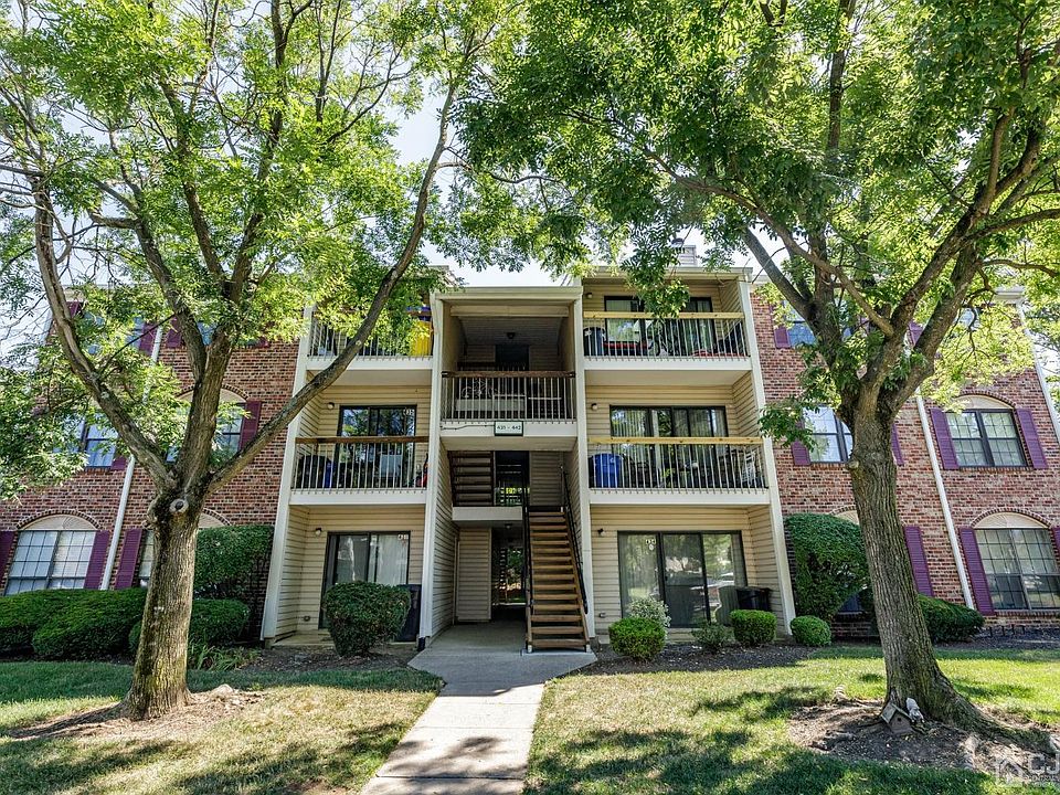 1st image of 436 Danbury Ln #436