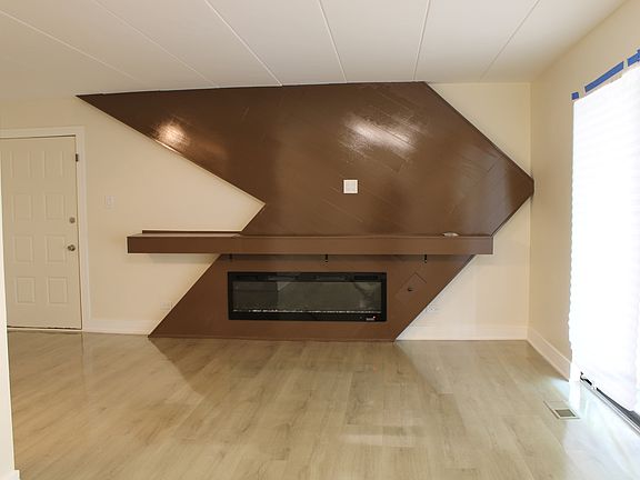5th image of 19561 Lake Shore Dr #1-S