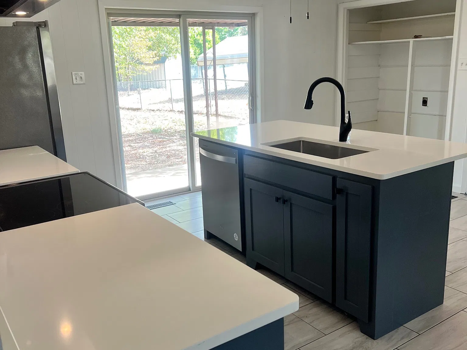 165 Rockport Ln — Photo 3