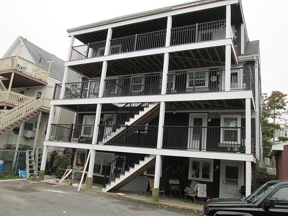 2nd image of 107 Washington St