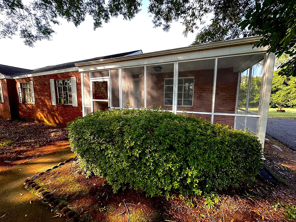400 Elmhurst Rd