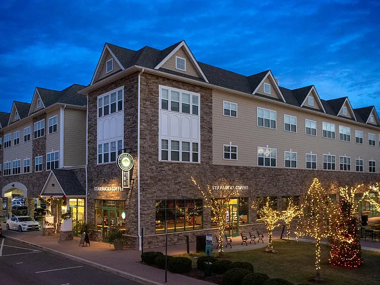 Farmingdale Metro At Farmingdale Village