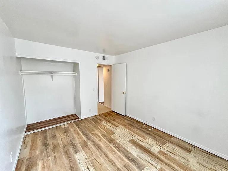 3917 Spring Dr #5 — Photo 10