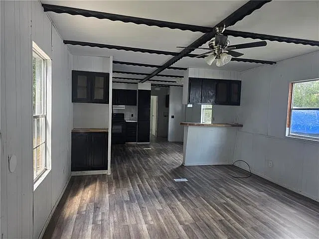 3 bed, 2.0 bath, 800 sqft, $1,200 — Photo 2