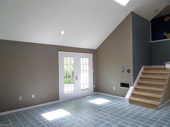 5th image of 1705 Cortland Ln #1512