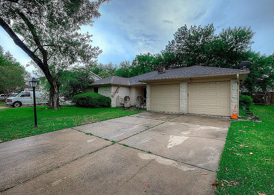 1st image of 9619 S Hanworth Dr