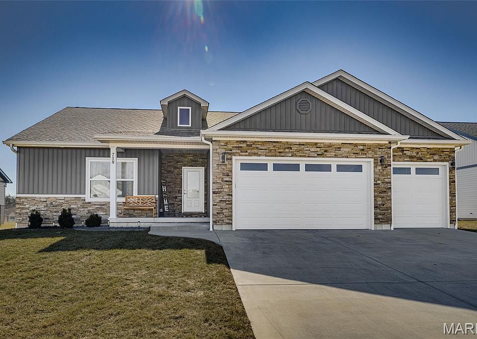 1st image of 718 Deerfield Ln