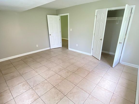 4th image of 404 Jackson St APT 110