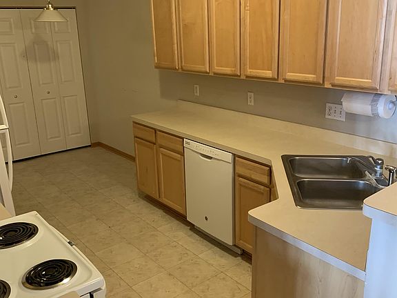 5th image of 5005 Holly Ln N Unit 2