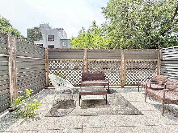 3rd image of 818 Lexington Ave APT 1D