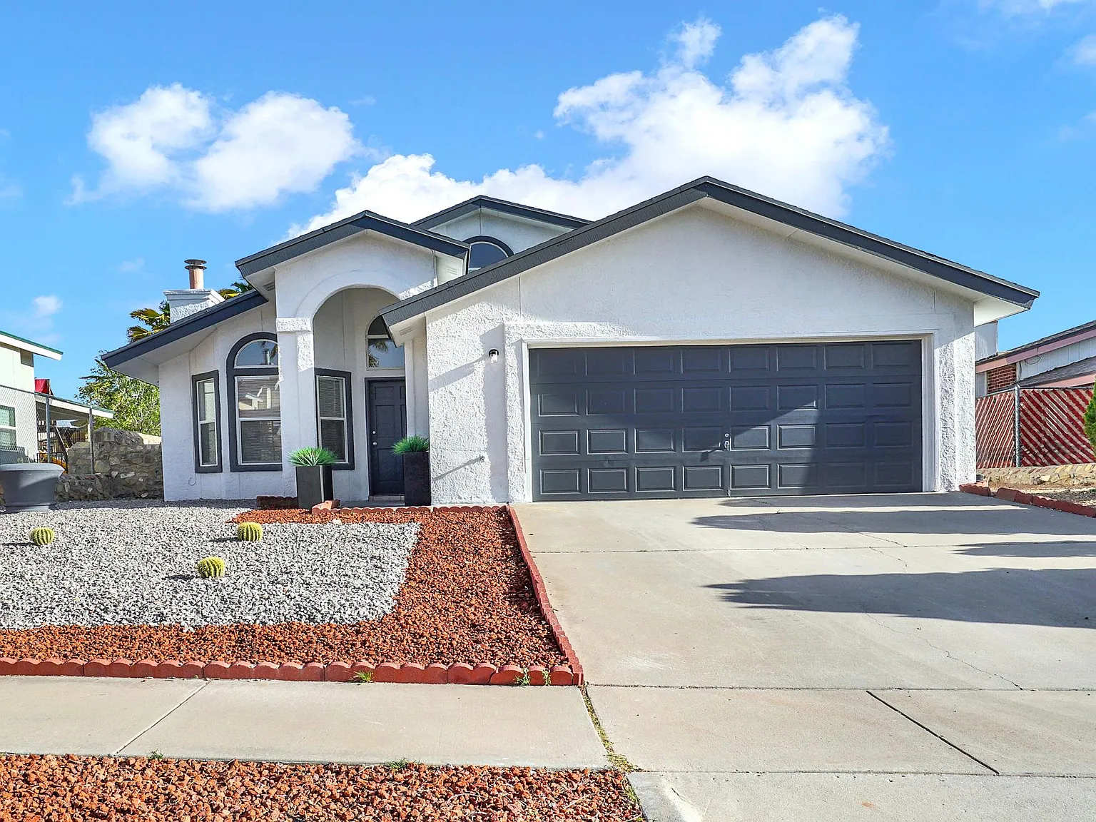 3 bed, 1313 sqft, $1,895 — Photo 1