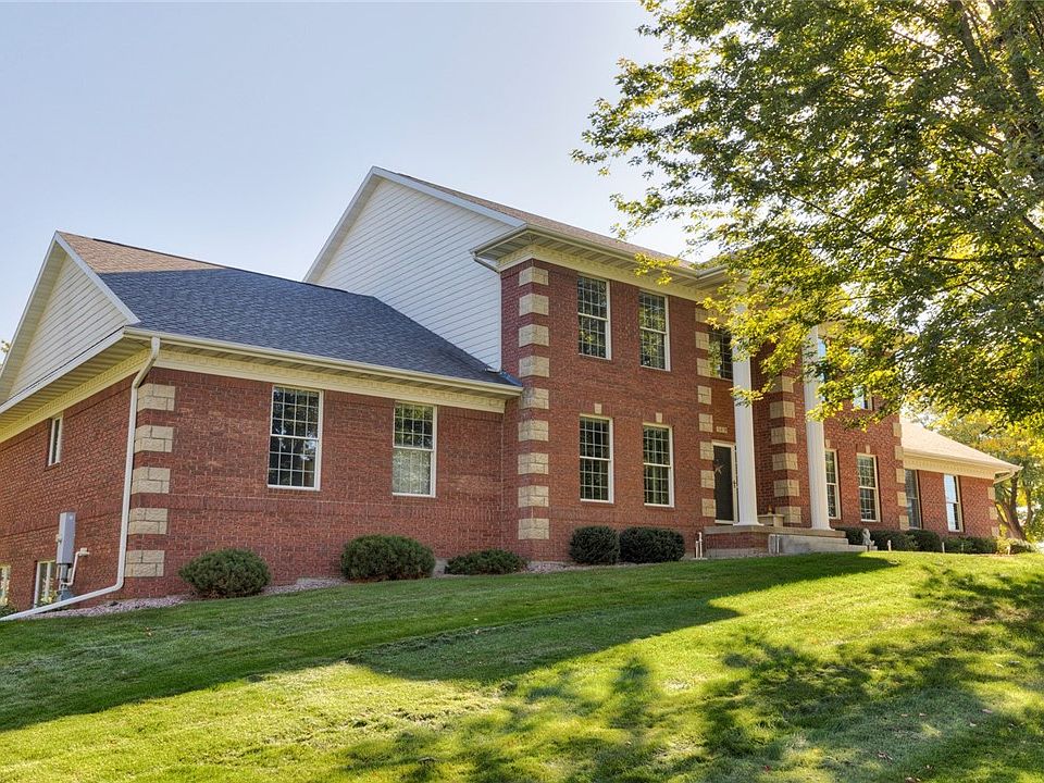 1st image of 1018 Burr Oaks Dr