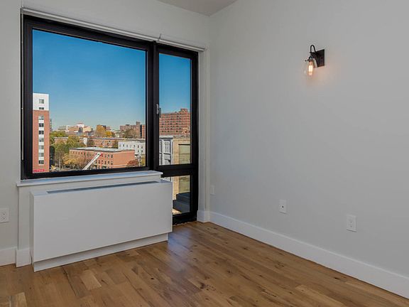 4th image of 670 Pacific St #822