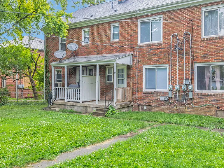 47-53 S Burgess Ave — Photo 26