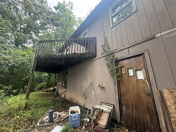 3rd image of 695 View Dr