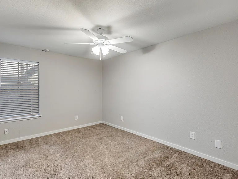 Mission James Place Apartments — Photo 5