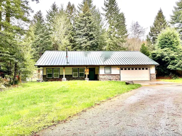 300 Lindsay Ln, Crescent City, CA 95531