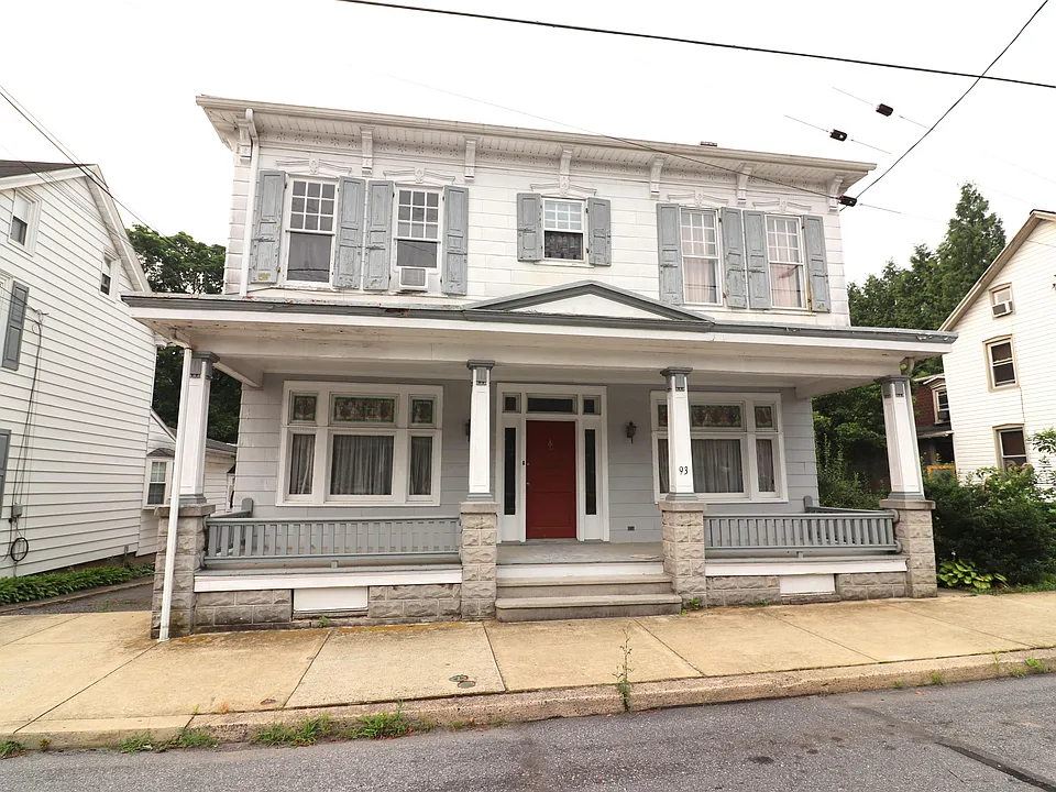 93 E Main St #1
