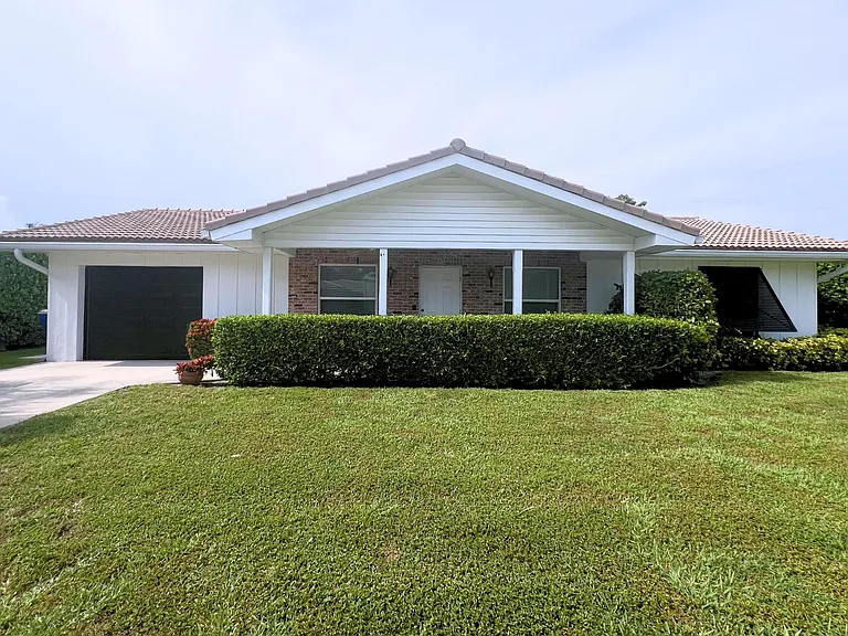 1260 Manor Dr — Photo 36