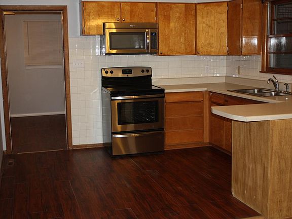 newer stove, microwave