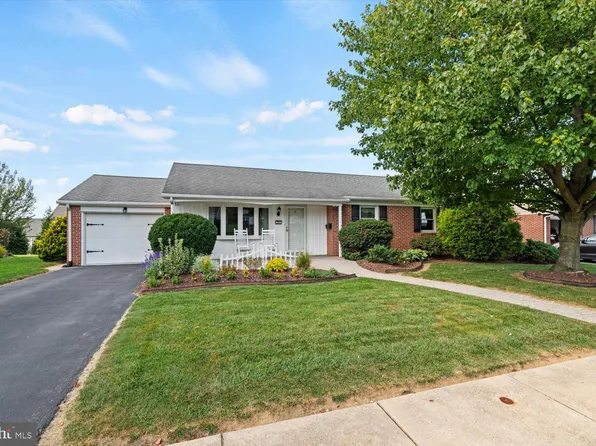 567 Westfield Dr, New Holland, PA 17557