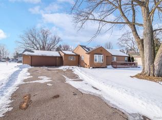 6449 Detroit St, Mount Morris, MI 48458