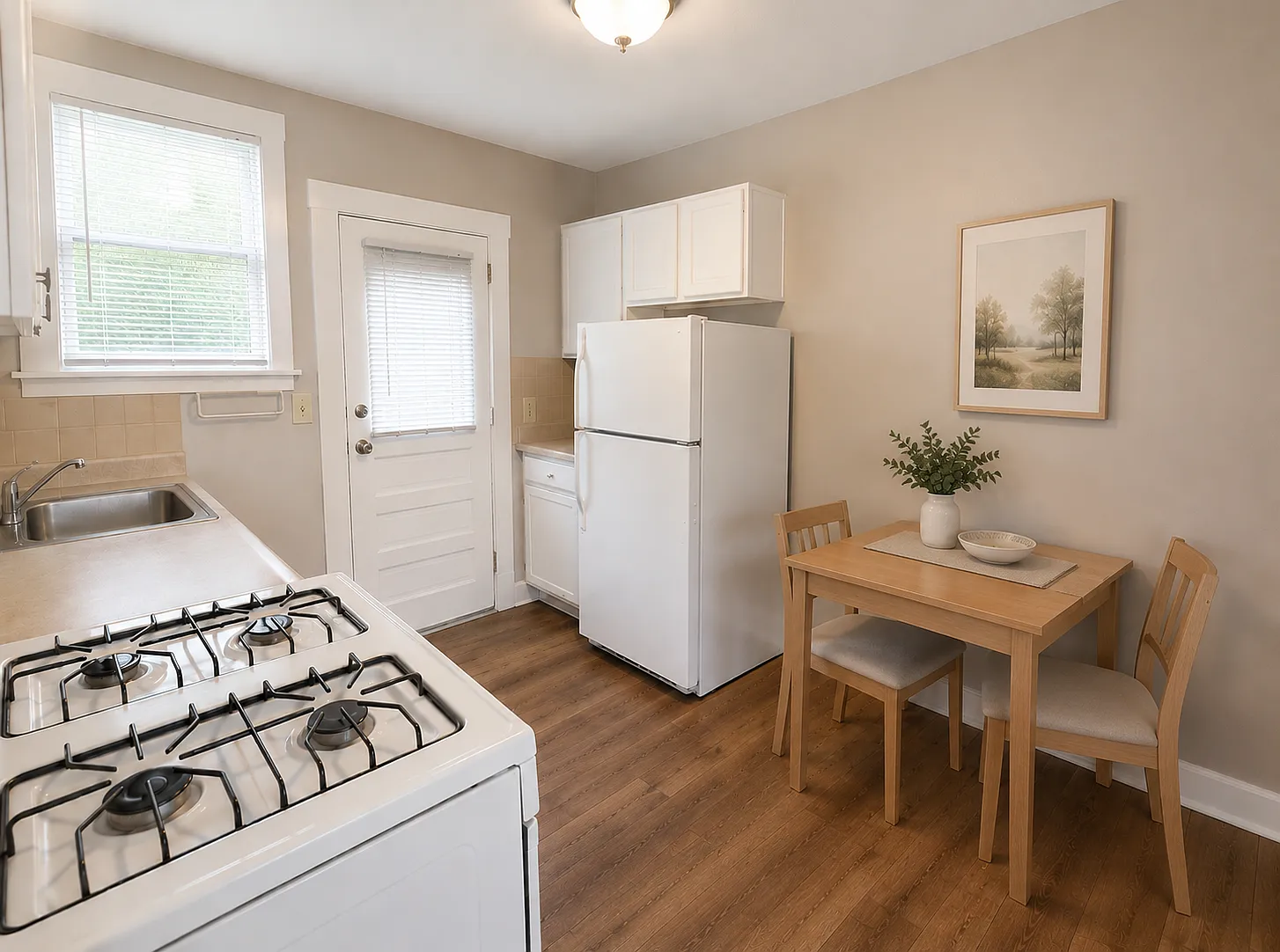 2 bed, 750 sqft, $2,450 — Photo 4