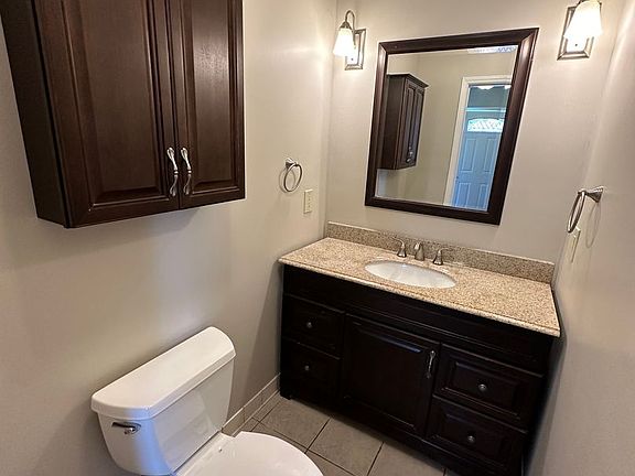 5th image of 3929 Pinoak View Ct