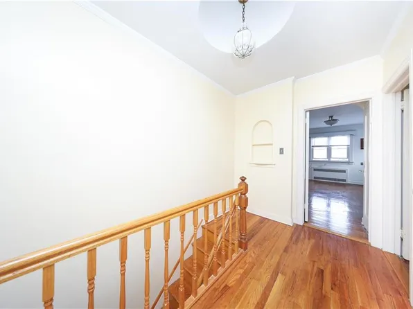 4715 Bedford Avenue image 16 of 35