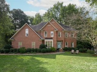 10301 Oak Pond Cir, Charlotte, NC 28277