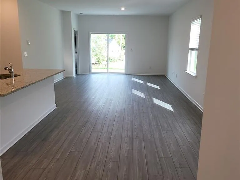 448 Golden Eagle Pkwy — Photo 6