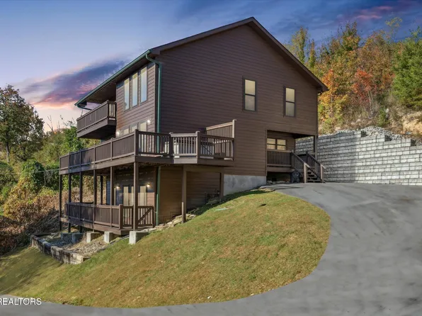 781 Village Loop Rd, Gatlinburg, TN 37738